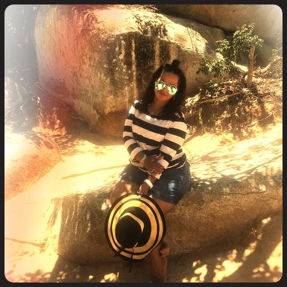 Meet your Posher, Paola - Picture 1 of 1